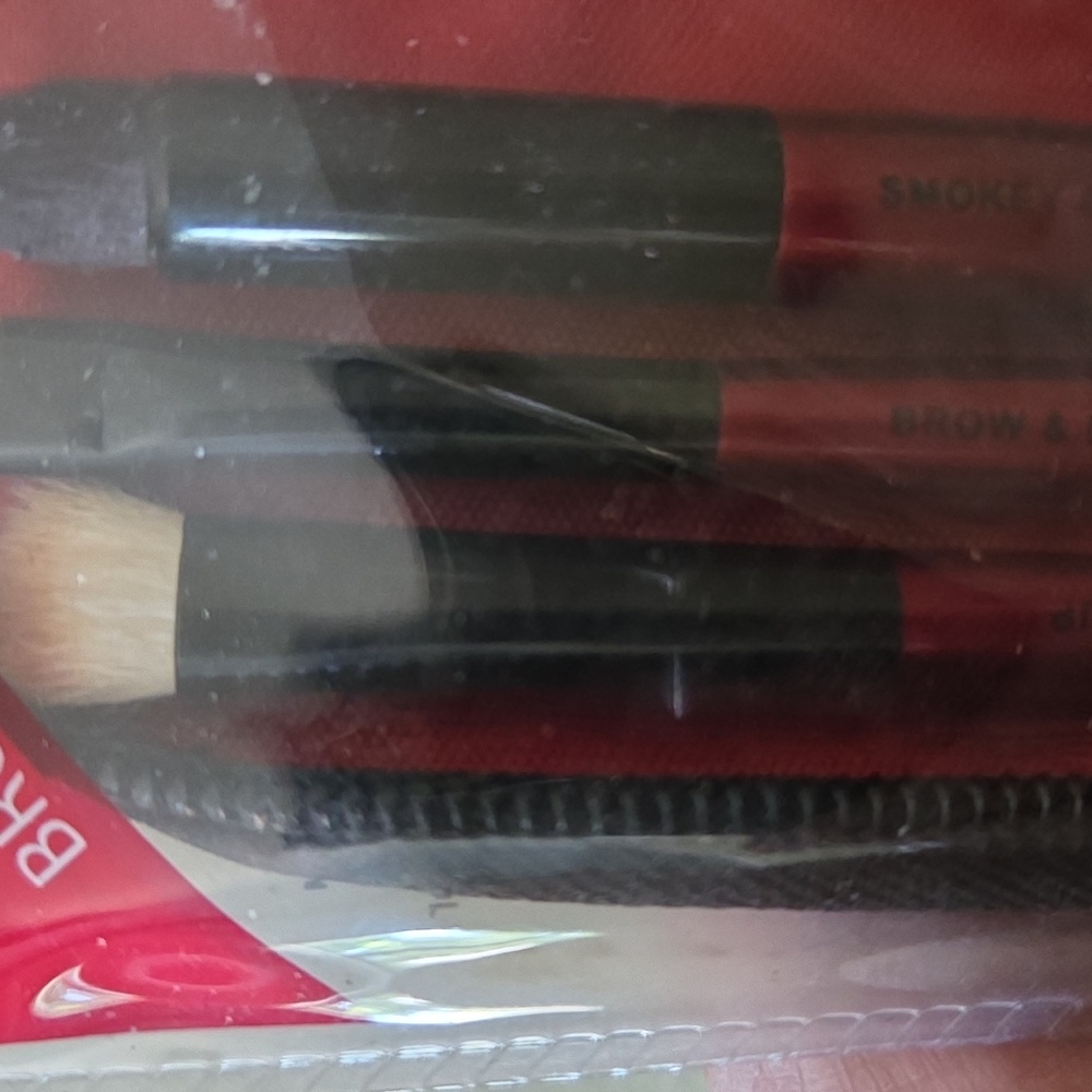 Posh 5-Piece Mini Brush Kit includes foundation brush - Picture 3 of 10